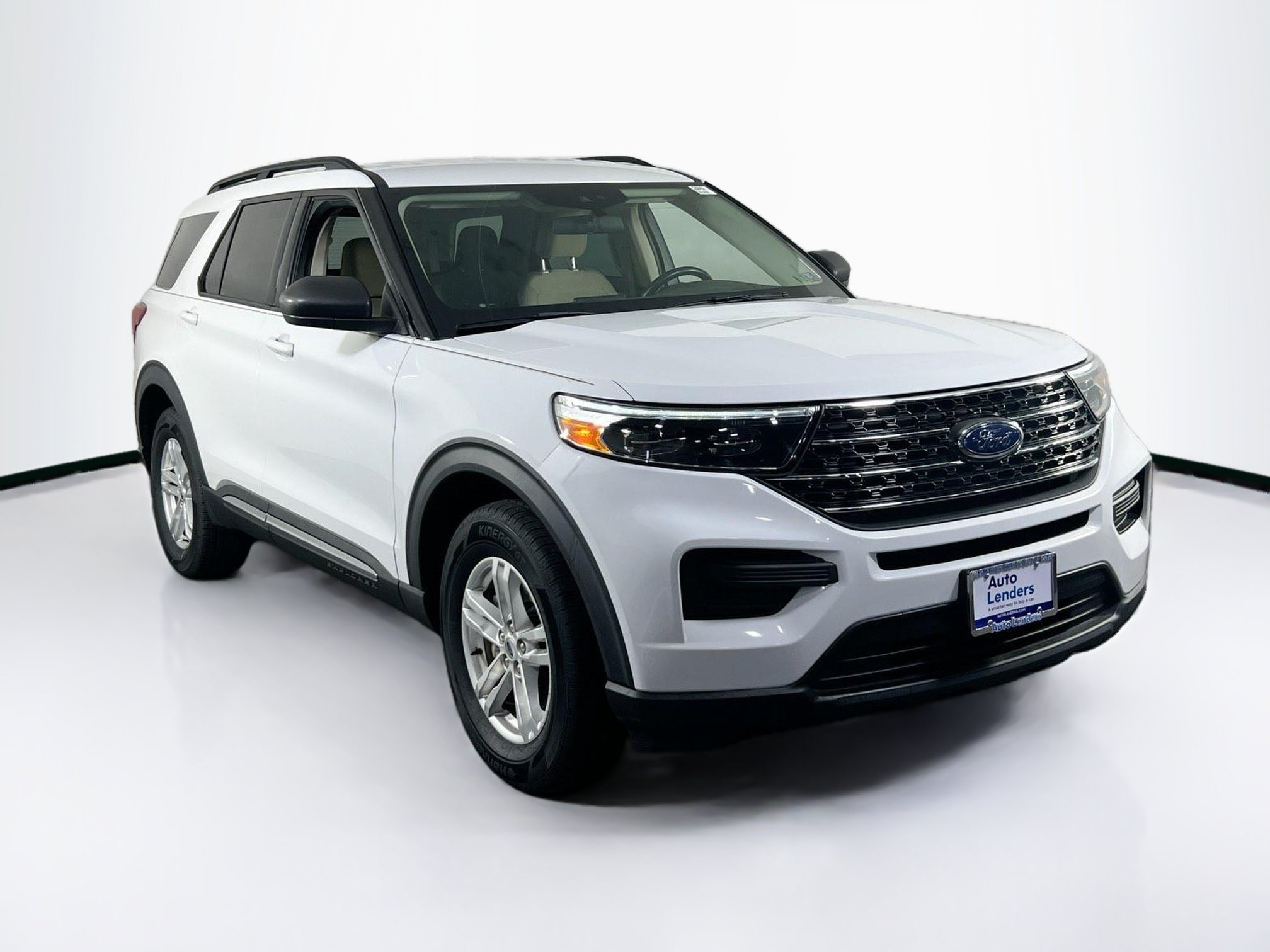Used 2020 Ford Explorer XLT w/ Comfort Package AWD/4WD image 3