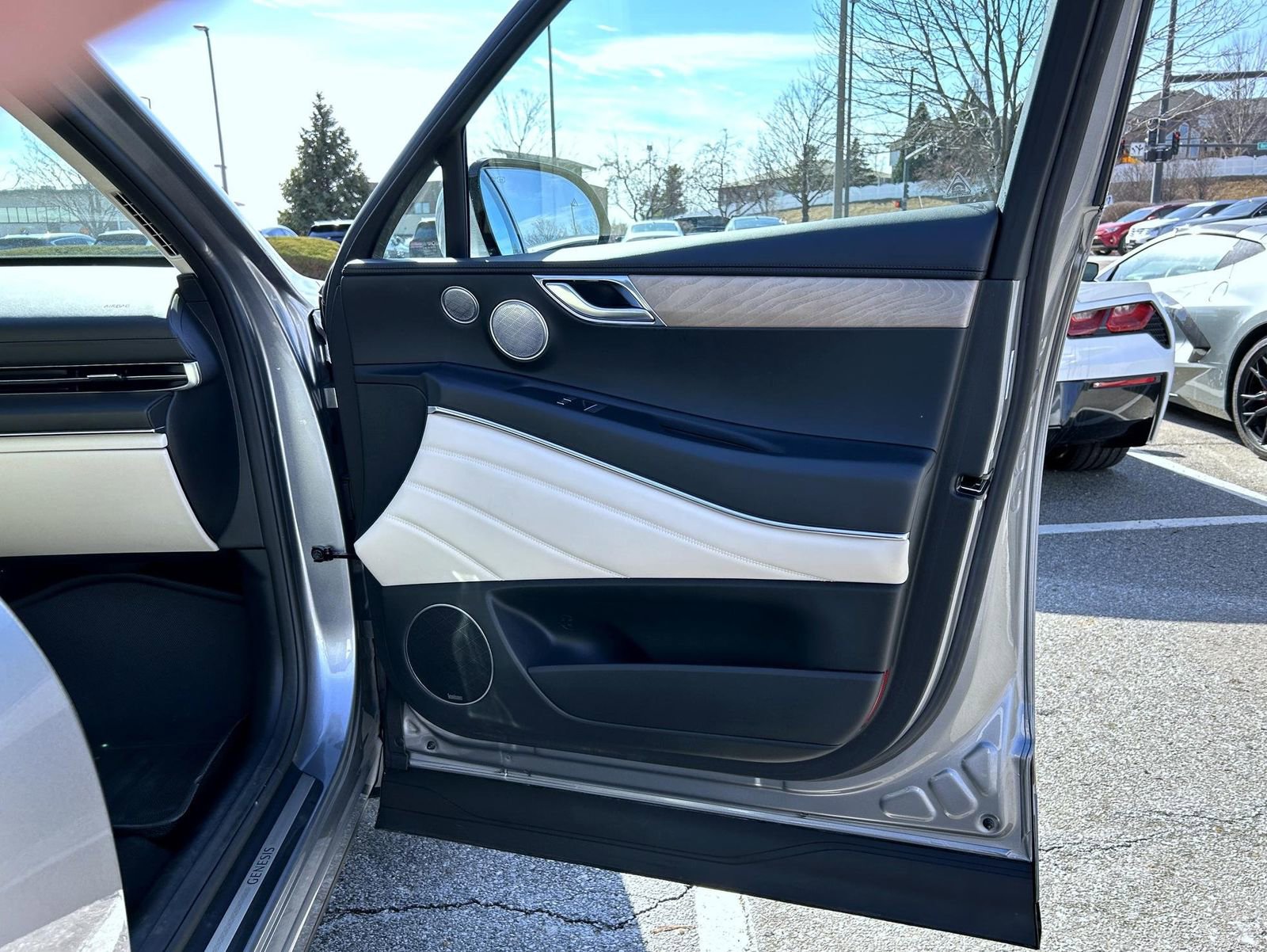 Used 2023 Genesis GV80 3.5T image 16