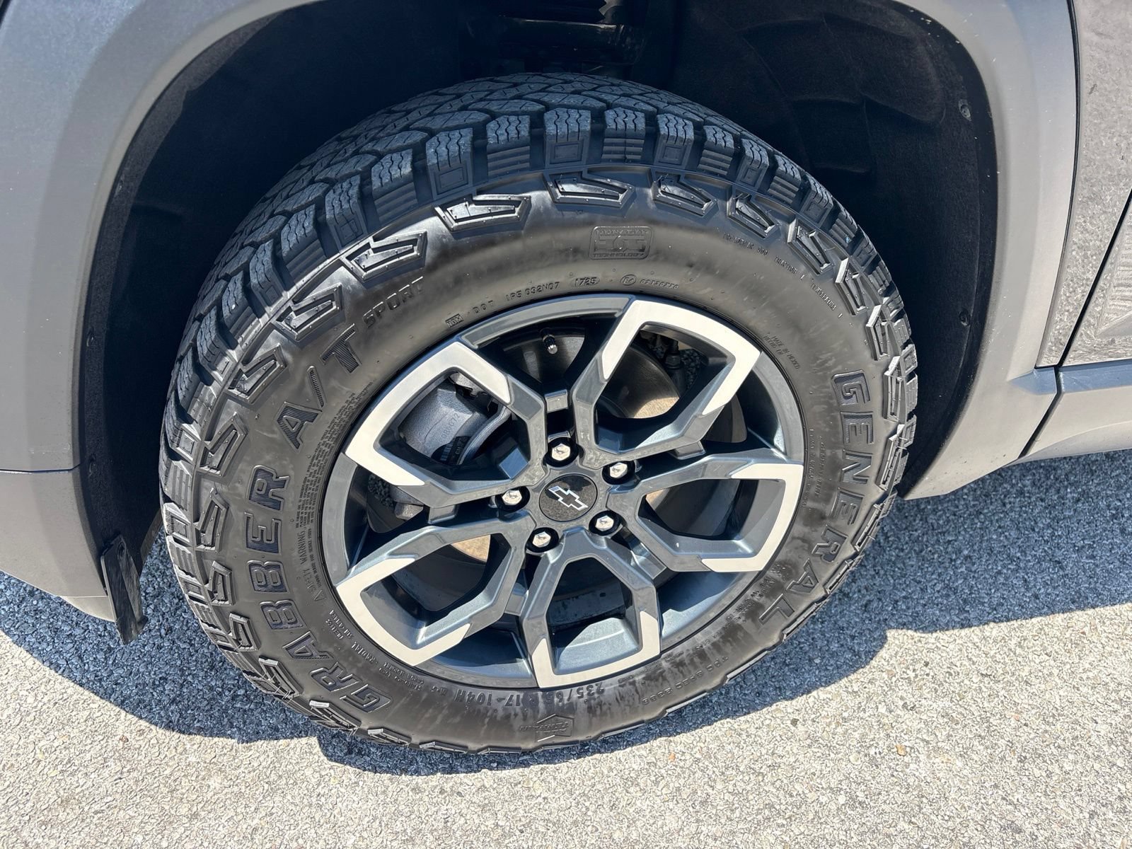 Used 2026 Chevrolet Equinox ACTIV FWD image 32