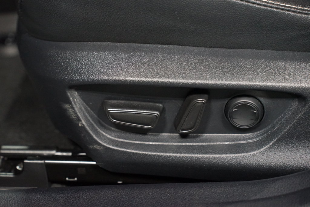 Certified 2025 Toyota Camry SE FWD image 33