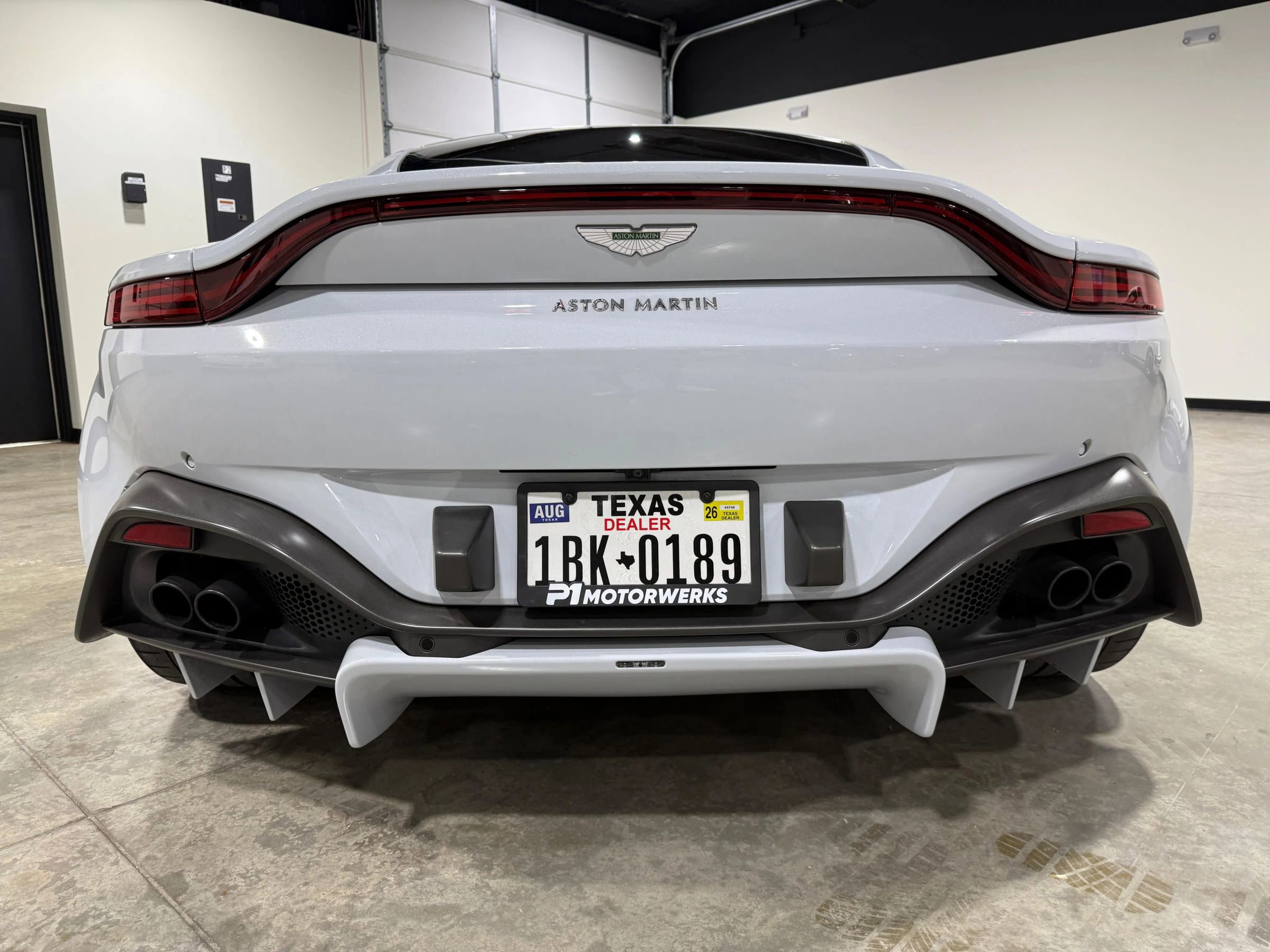 Used 2020 Aston Martin V8 Vantage Coupe image 48