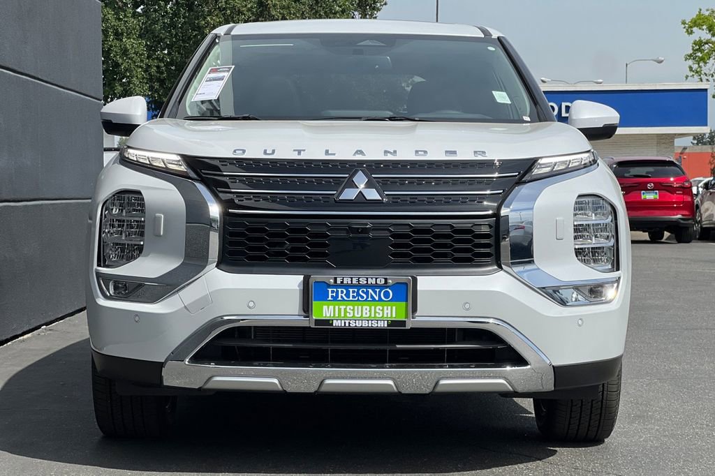 New 2025 Mitsubishi Outlander SE image 10