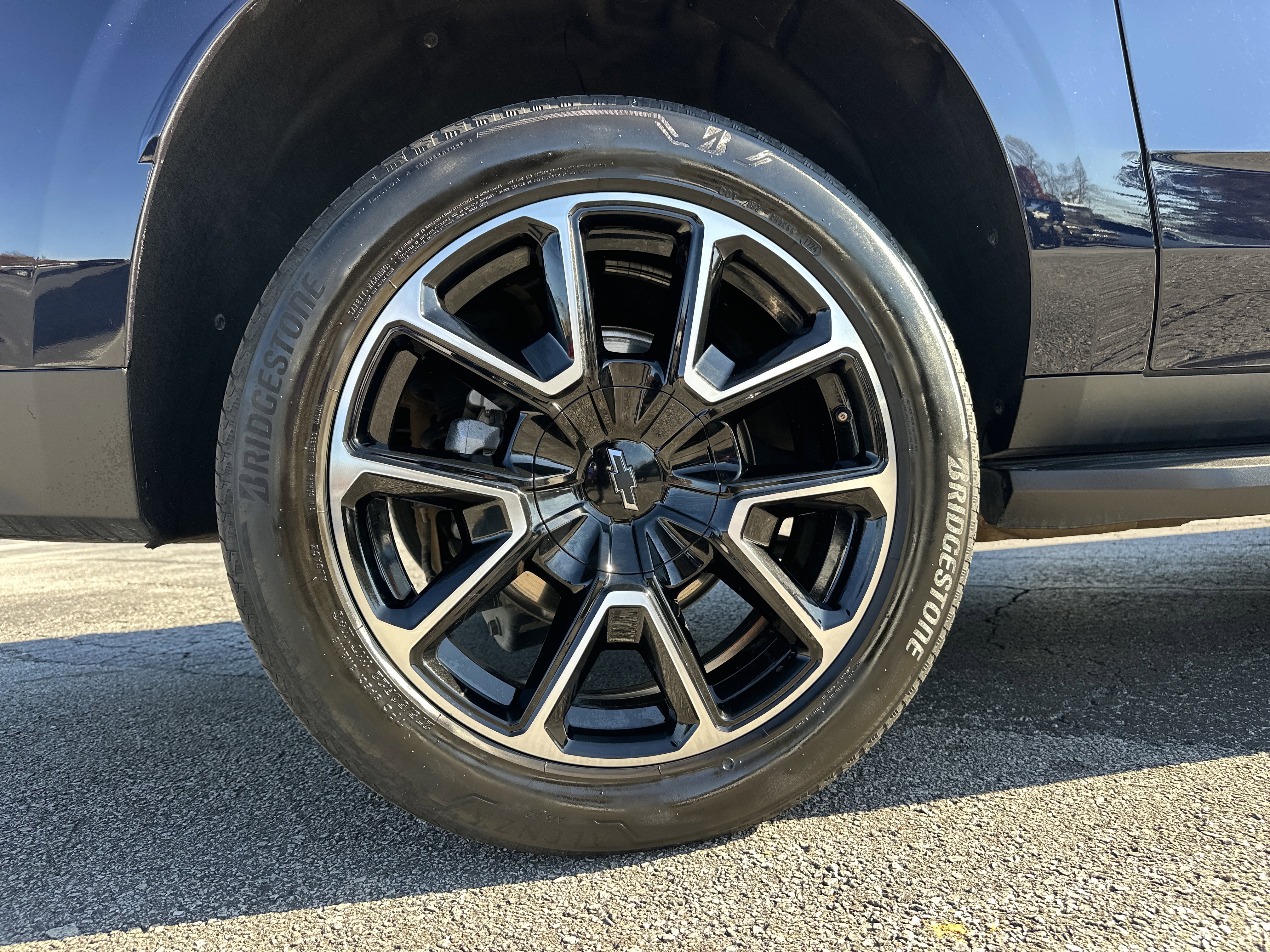 Certified 2024 Chevrolet Suburban RST image 18