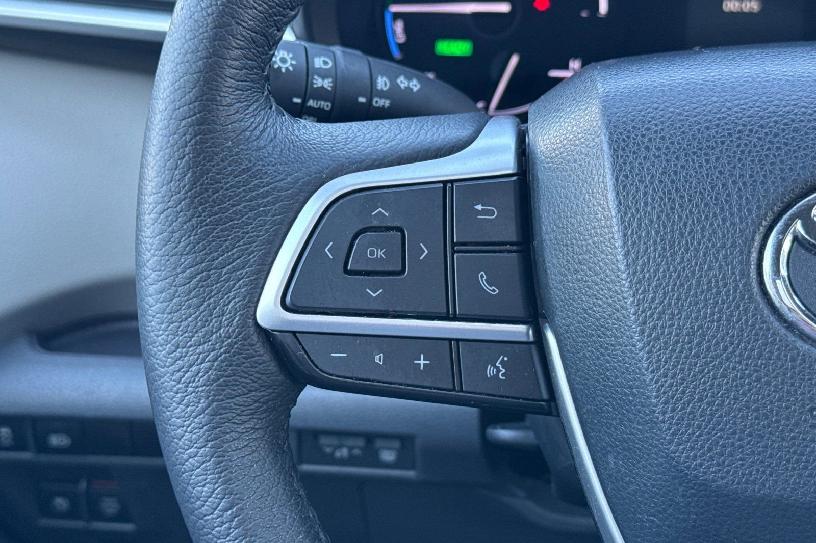 Certified 2023 Toyota Sienna XLE image 30