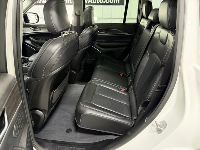 Used 2023 Jeep Grand Cherokee Limited w/ Luxury Tech Group II AWD/4WD image 8