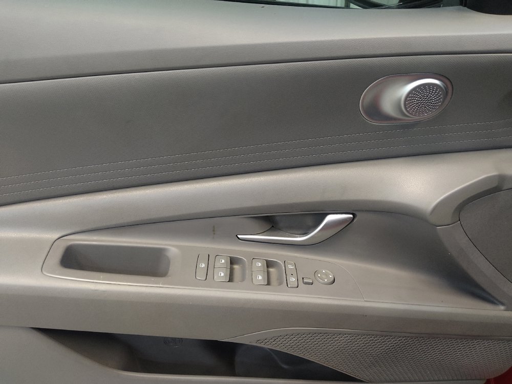 Used 2022 Hyundai Elantra SEL FWD image 27