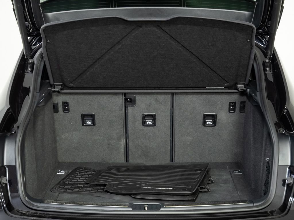 Certified 2025 Porsche Macan image 31