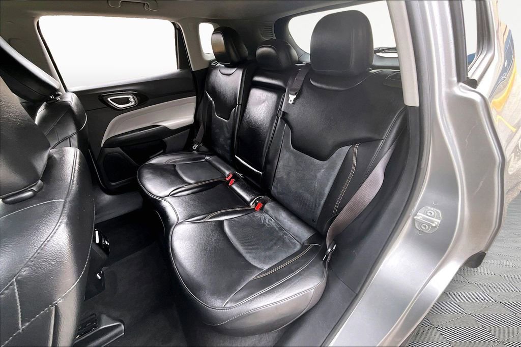 Used 2022 Jeep Compass Limited image 26