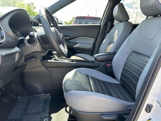 Used 2023 Nissan Kicks SR w/ SR Premium Package FWD image 14