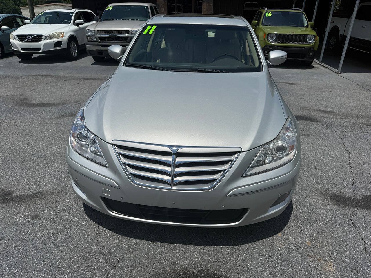 Used 2011 Hyundai Genesis 4.6 RWD image 9