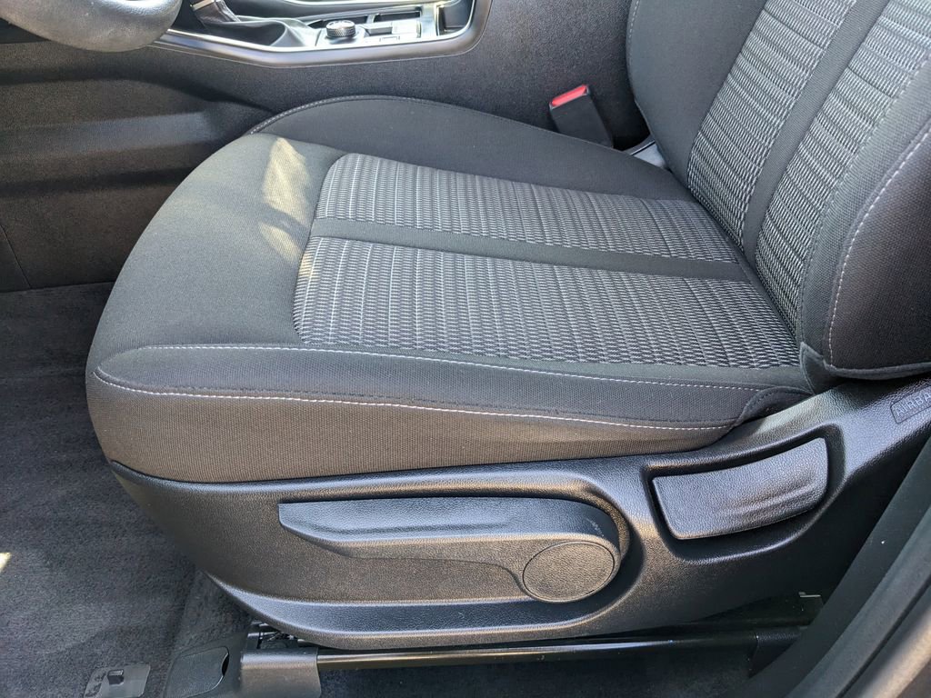 Certified 2025 Kia Sorento LX FWD image 21