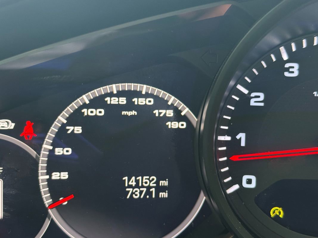 Used 2022 Porsche Panamera 4 AWD/4WD image 8
