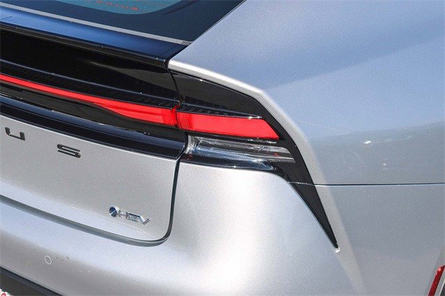 Certified 2024 Toyota Prius LE image 10