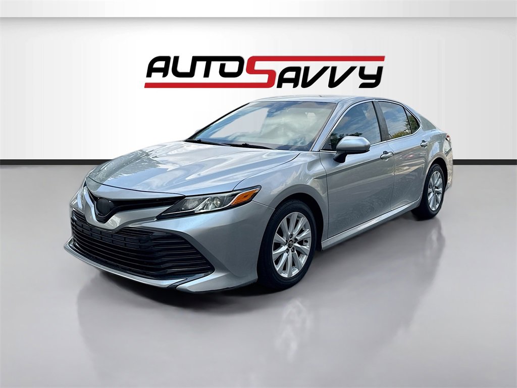Used 2020 Toyota Camry LE image 3
