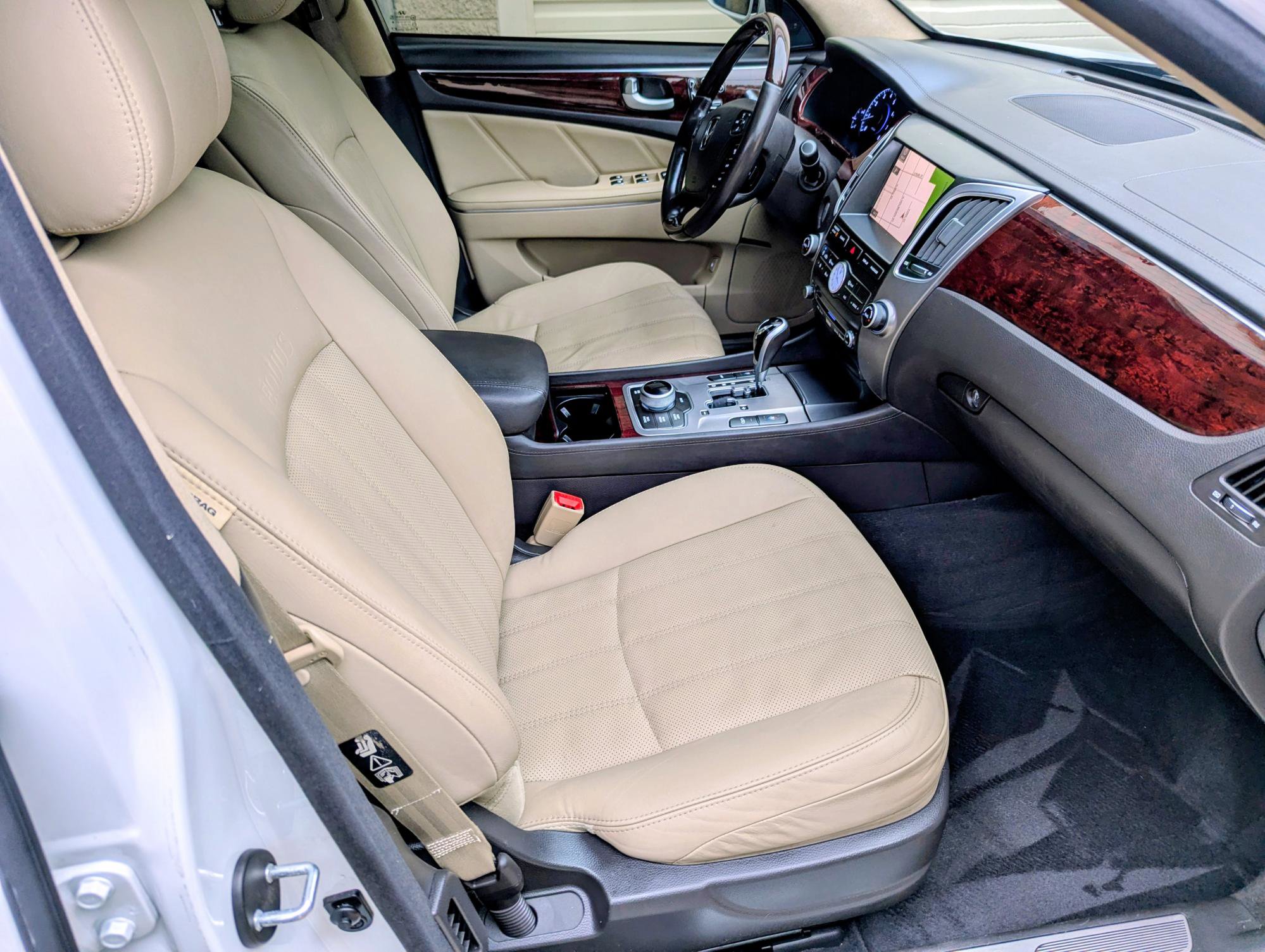 Used 2013 Hyundai Equus Signature RWD image 8