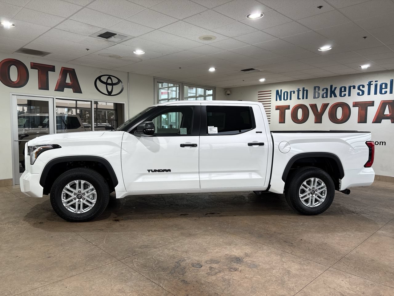 New 2026 Toyota Tundra SR5 w/ SR5 Convenience Package RWD image 7