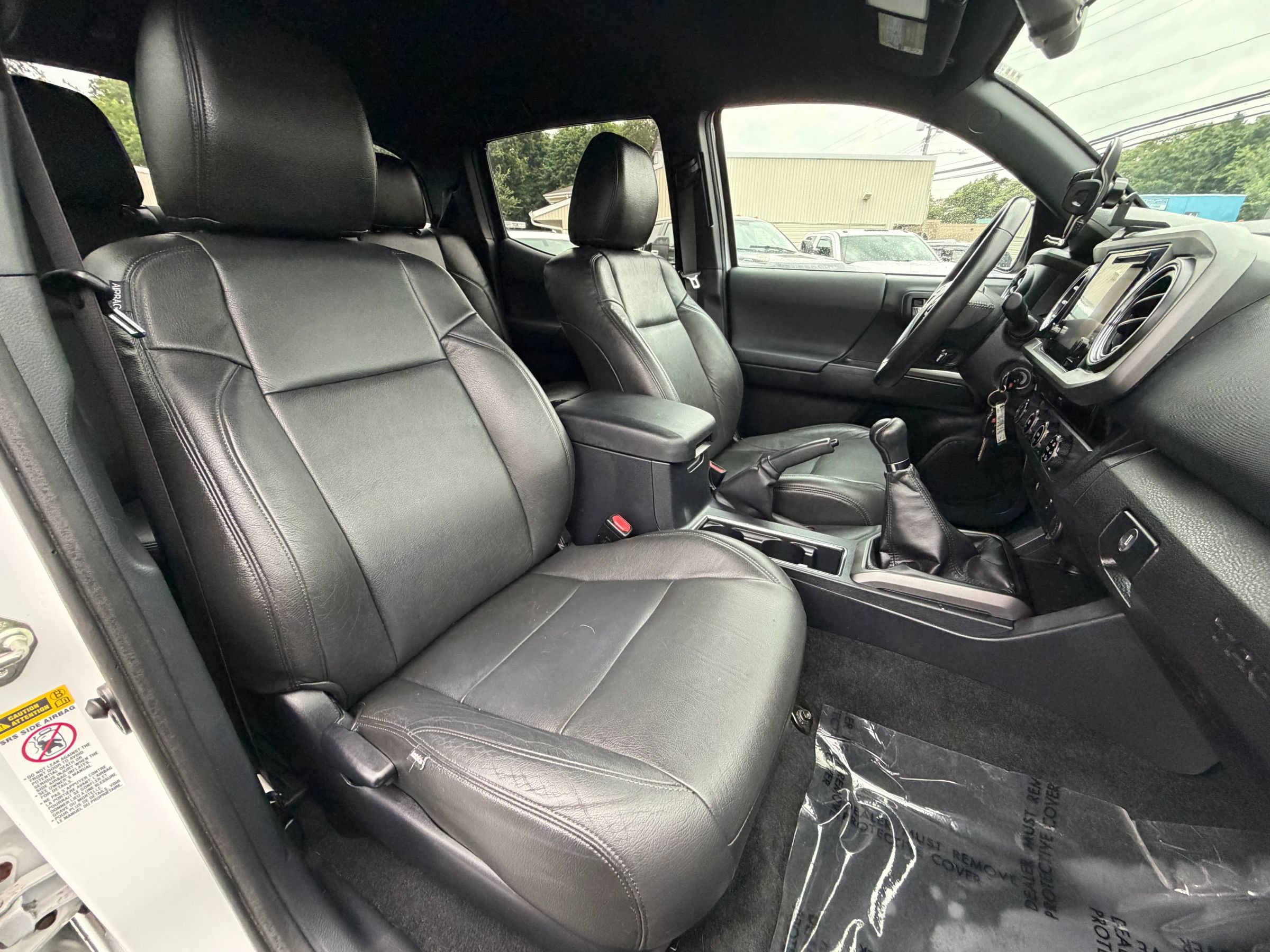 Used 2017 Toyota Tacoma SR AWD/4WD image 30