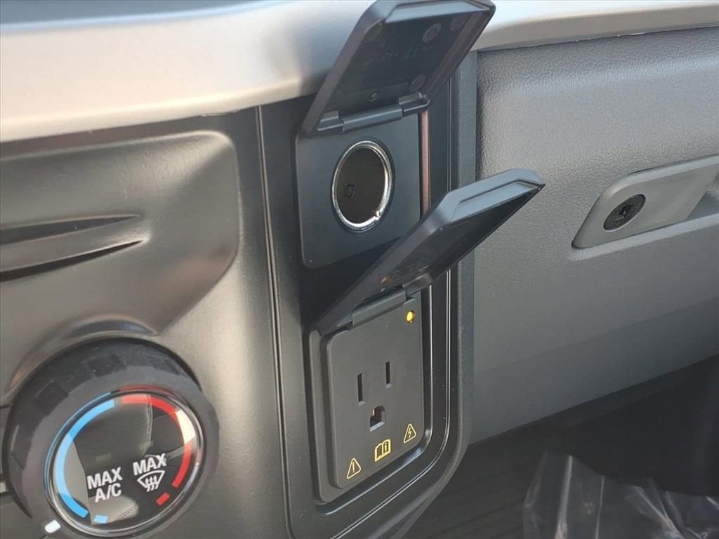 New 2026 Ford F550 4x4 Regular Cab Super Duty image 8