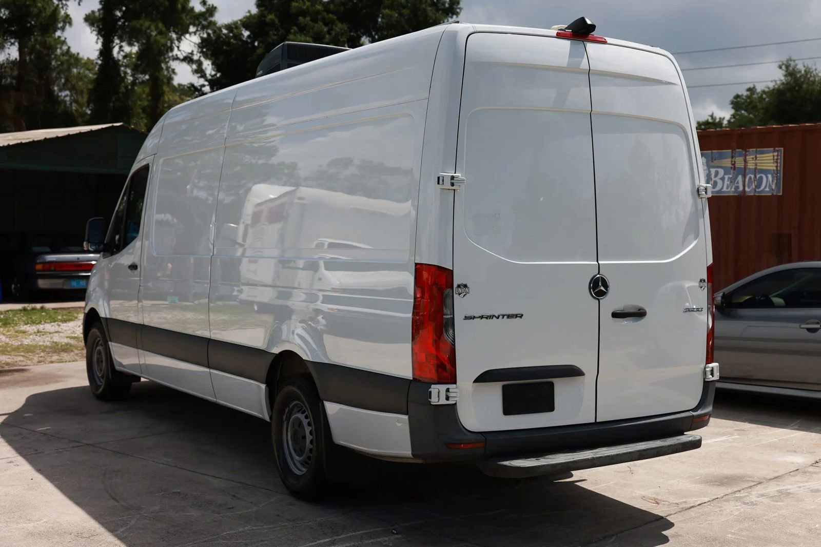 Used 2021 Mercedes-Benz Sprinter 2500 image 3