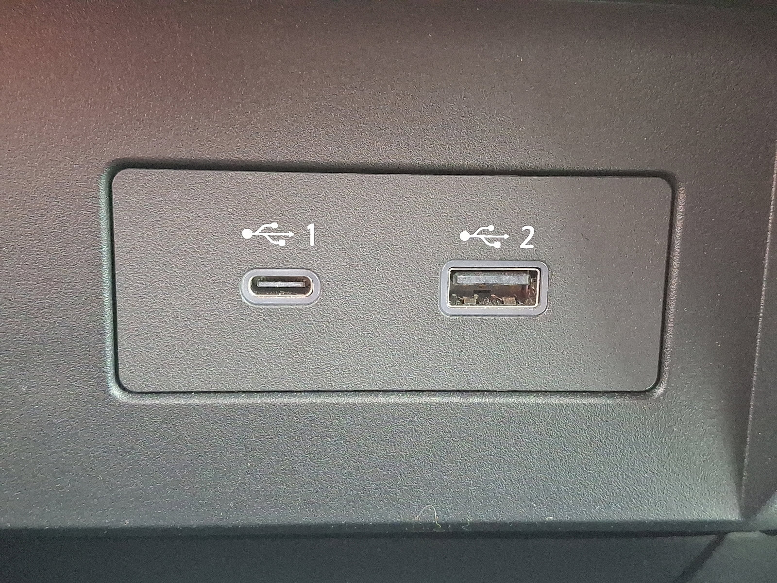 Used 2021 Nissan Titan SV w/ SV Convenience Package image 23