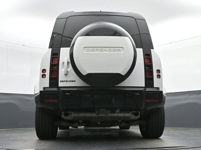 Used 2024 Land Rover Defender 110 X-Dynamic SE image 18