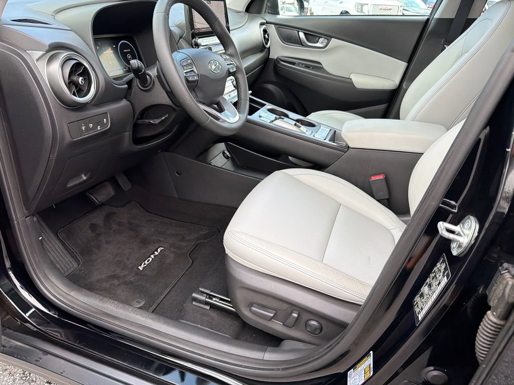 Used 2023 Hyundai Kona Limited FWD image 9