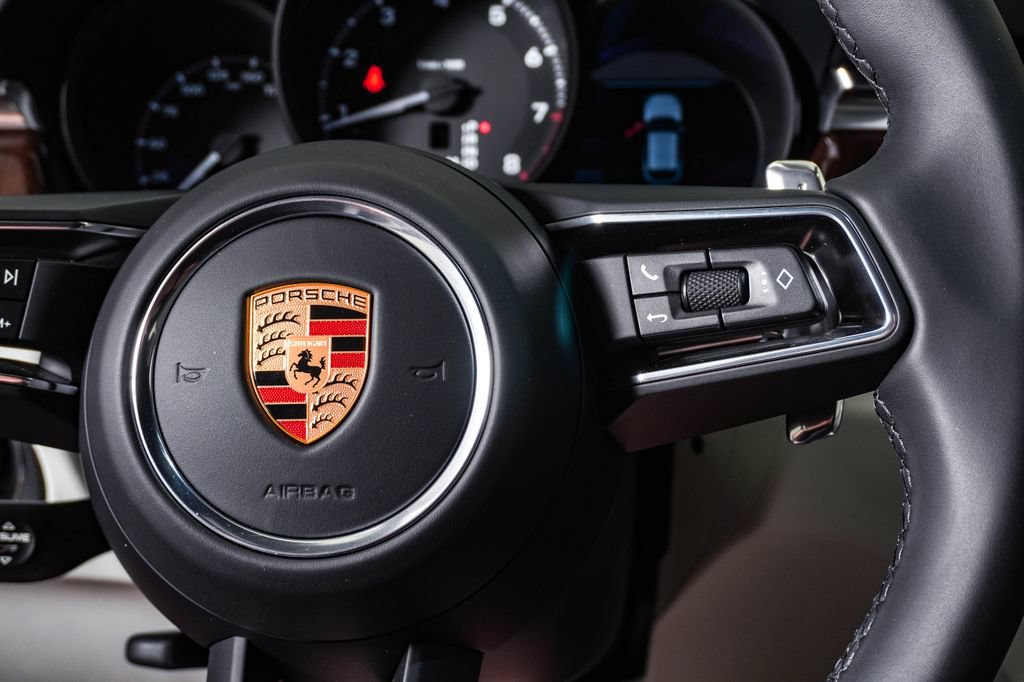 Certified 2026 Porsche Macan AWD/4WD image 19