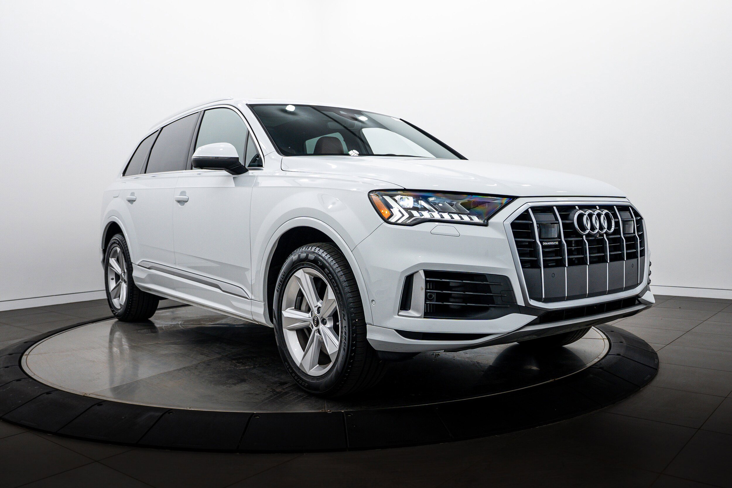 Certified 2023 Audi Q7 3.0T Premium w/ Convenience Package AWD/4WD image 2