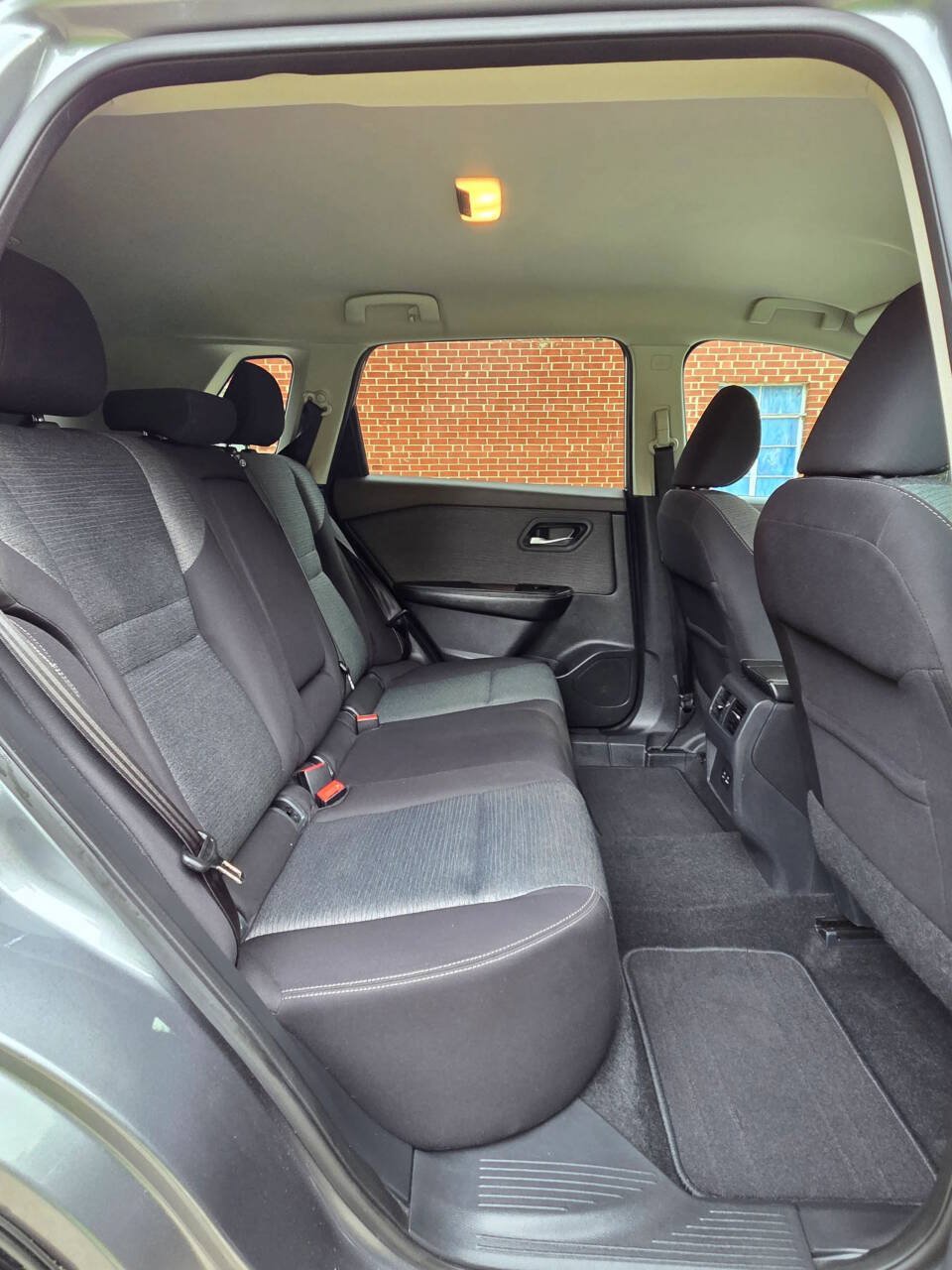 Used 2021 Nissan Rogue SV FWD image 14