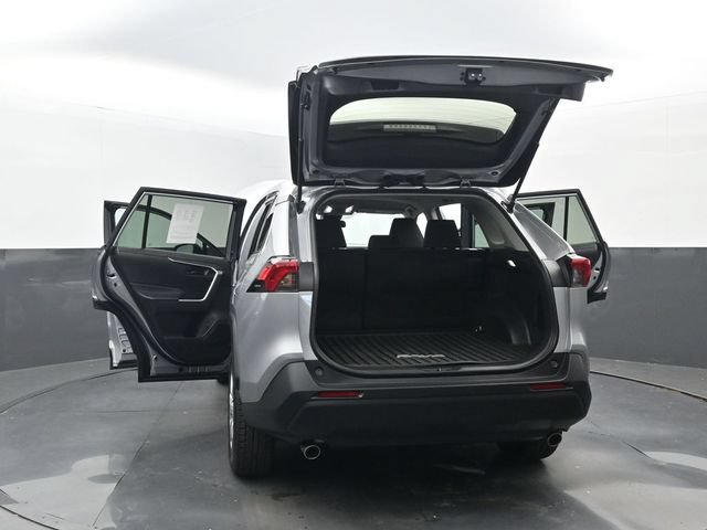 Used 2023 Toyota RAV4 LE FWD image 33