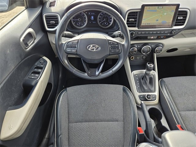Used 2021 Hyundai Venue image 12
