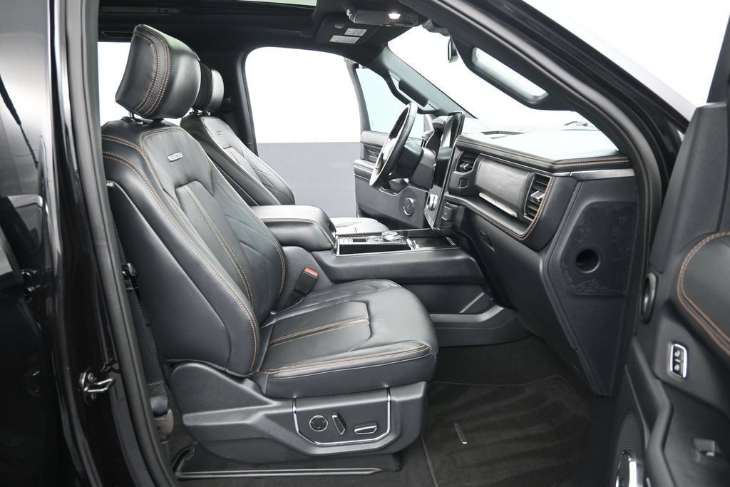Used 2024 Ford Expedition Max Platinum RWD image 14