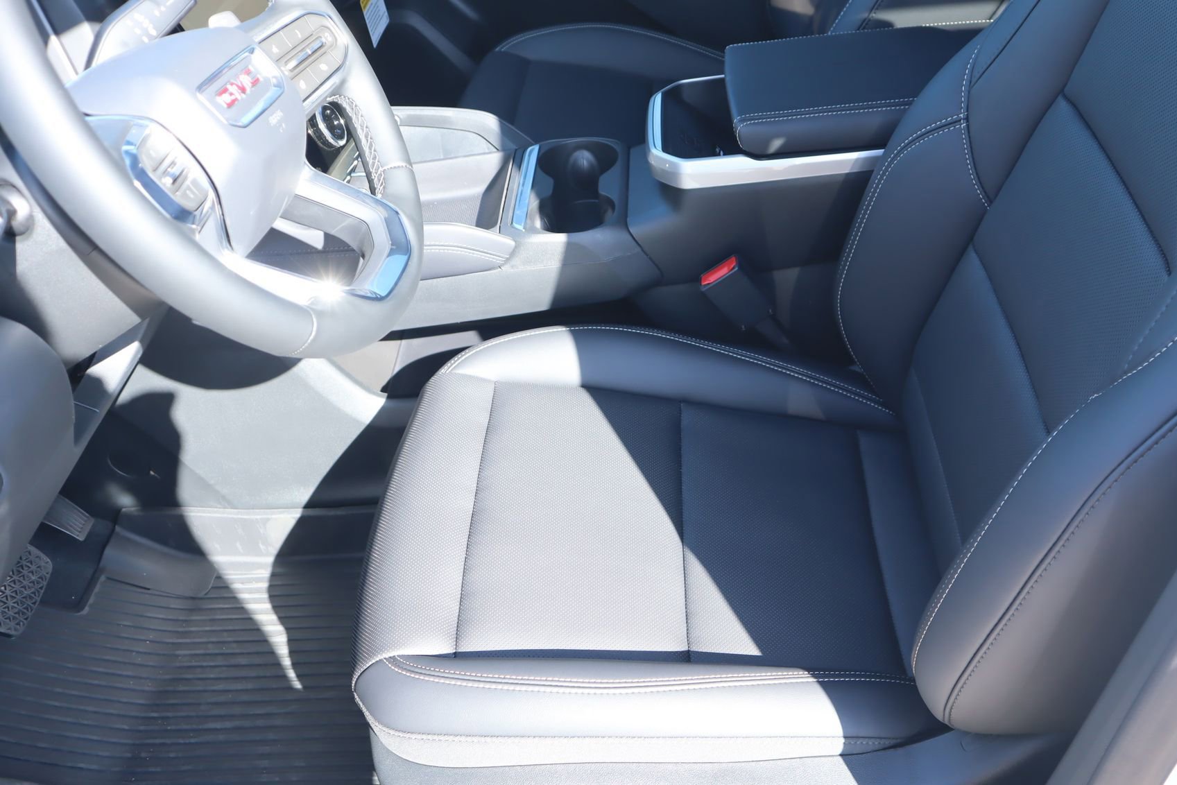 New 2026 GMC Terrain Elevation w/ Elevation Premium Package FWD image 10