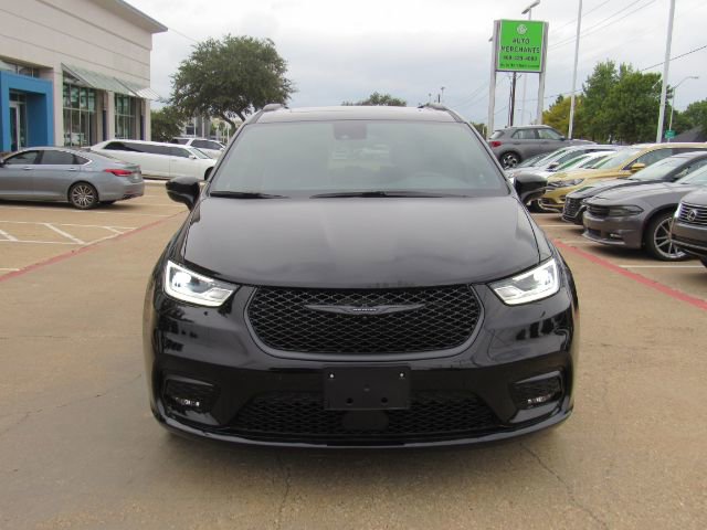 Used 2026 Chrysler Pacifica Limited w/ S Appearance Package image 2