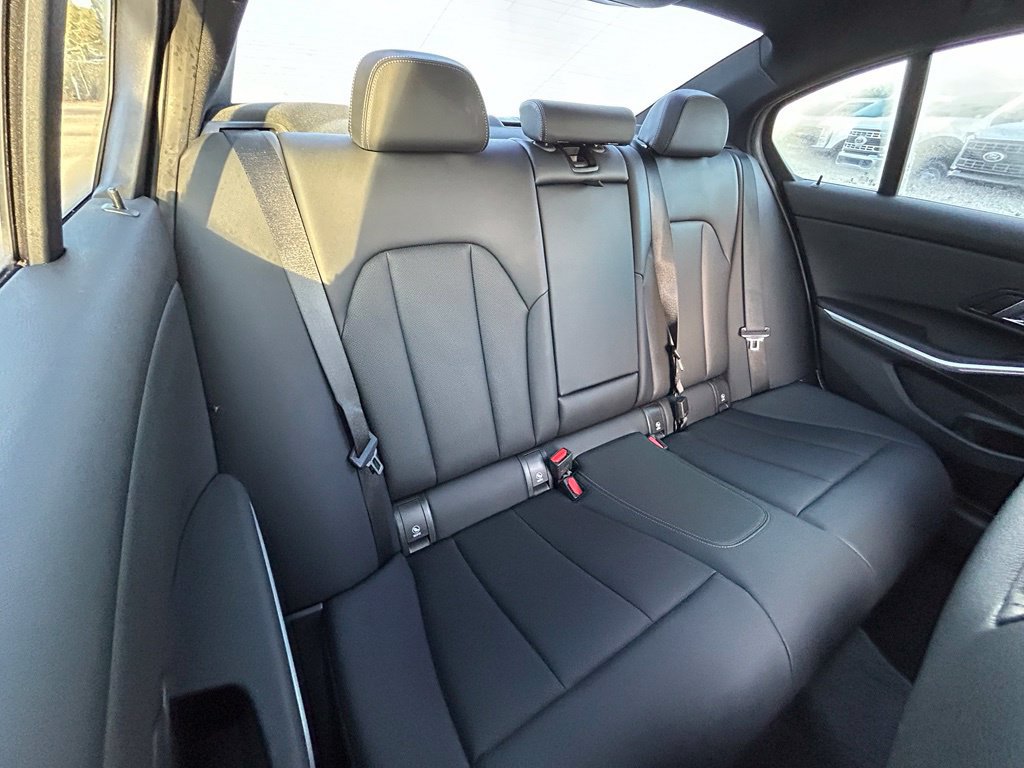 Used 2024 BMW 330i Sedan w/ Convenience Package RWD image 31