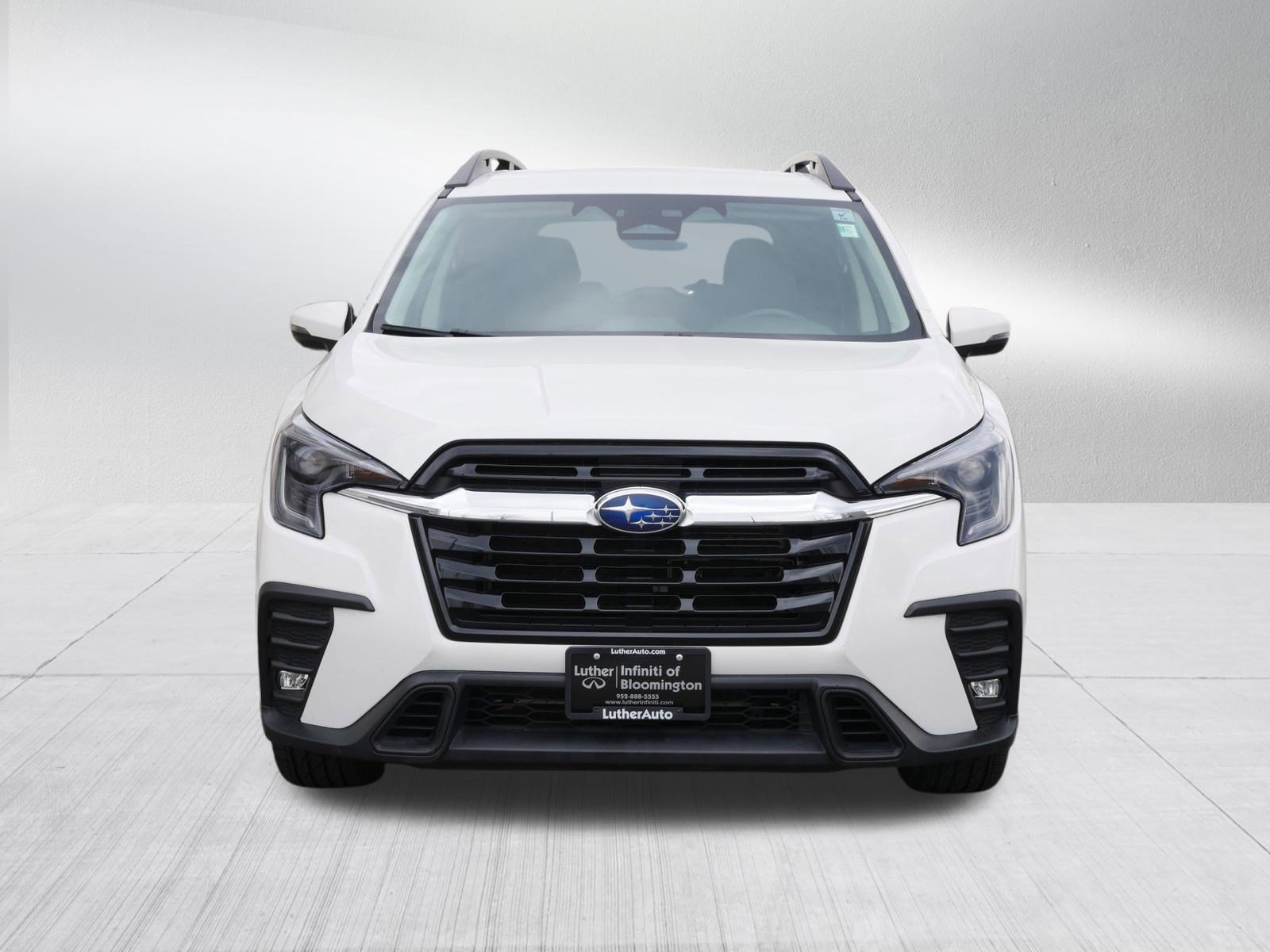 Used 2023 Subaru Ascent Limited image 2