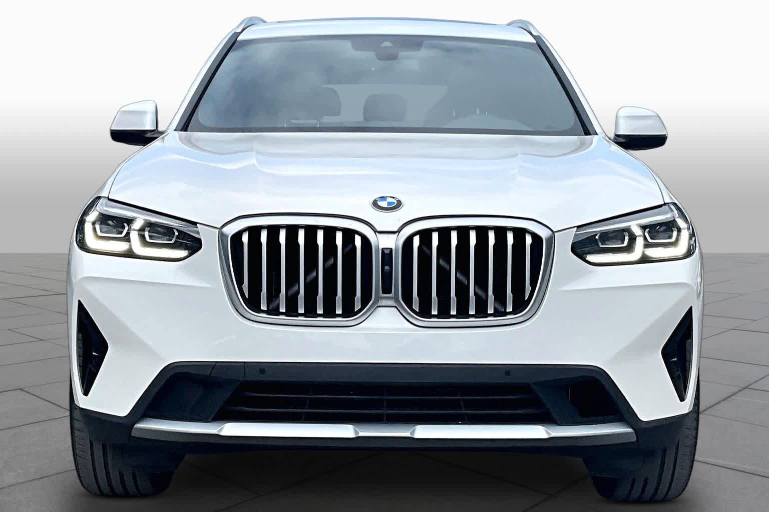 Used 2023 BMW X3 xDrive30i w/ Premium Package w/ZPA AWD/4WD image 4