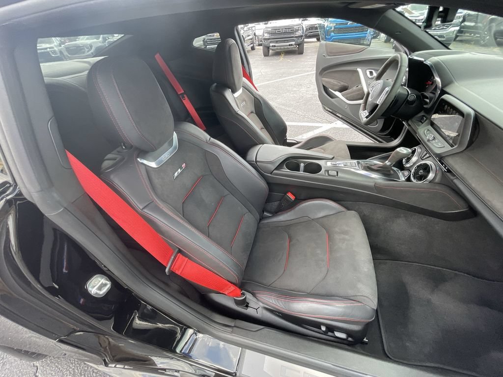 Certified 2018 Chevrolet Camaro ZL1 RWD image 27