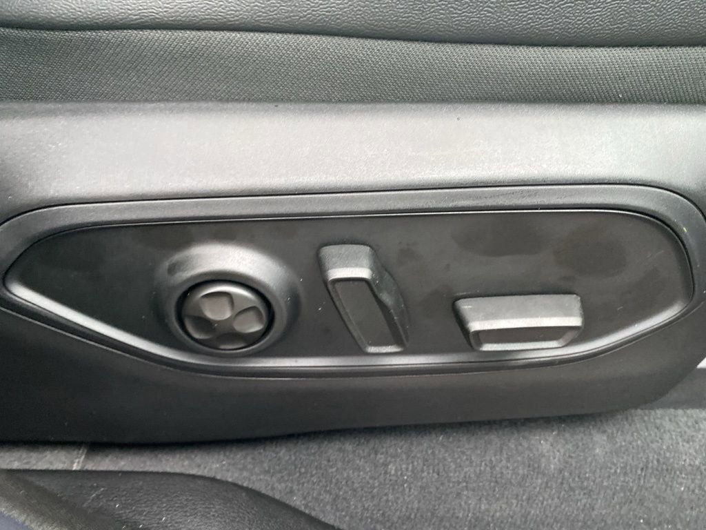 New 2025 Jeep Grand Cherokee L Limited w/ Black Appearance Package image 12