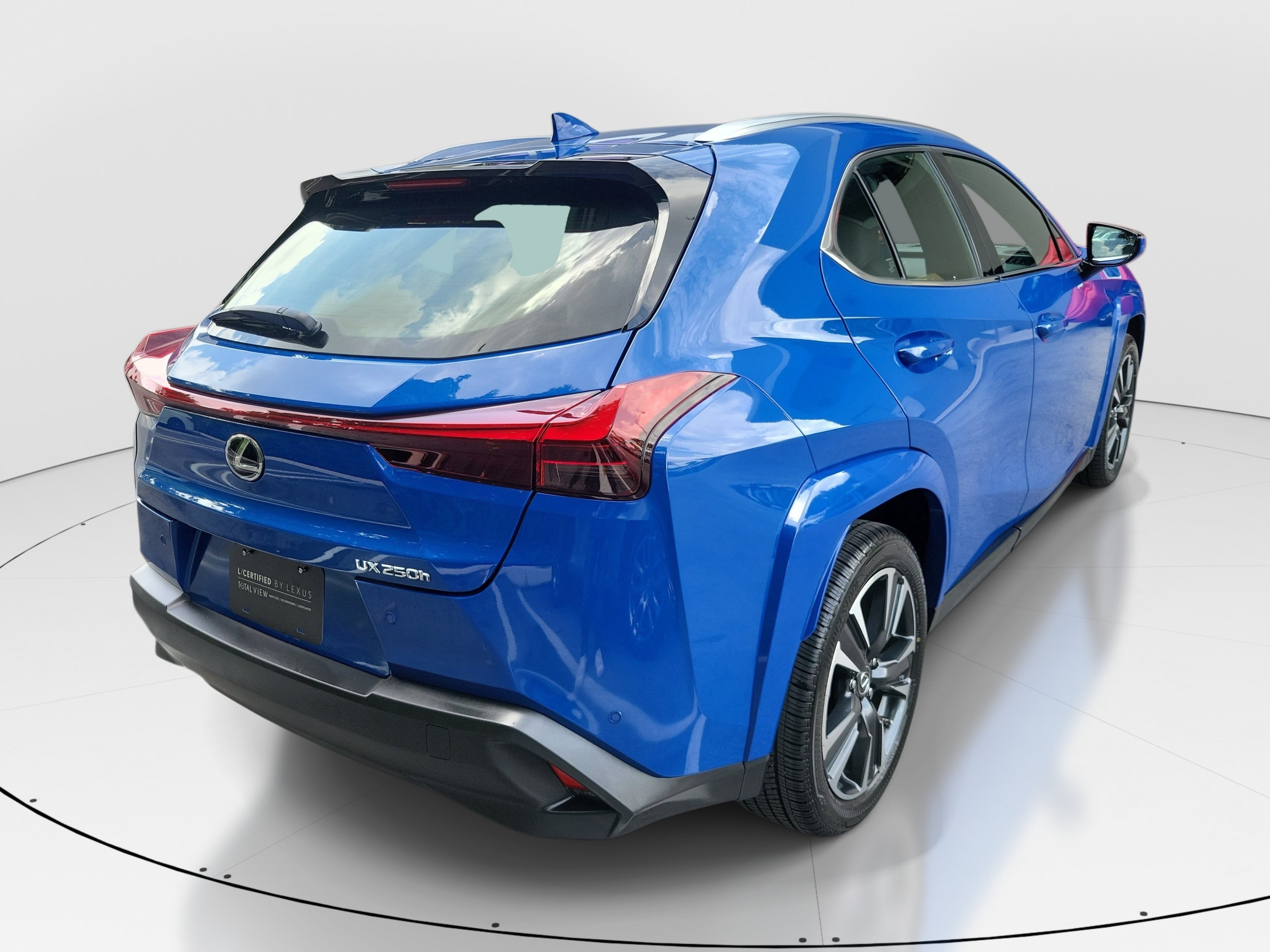 Used 2023 Lexus UX 250h FWD w/ Accessory Package (Z1) image 5