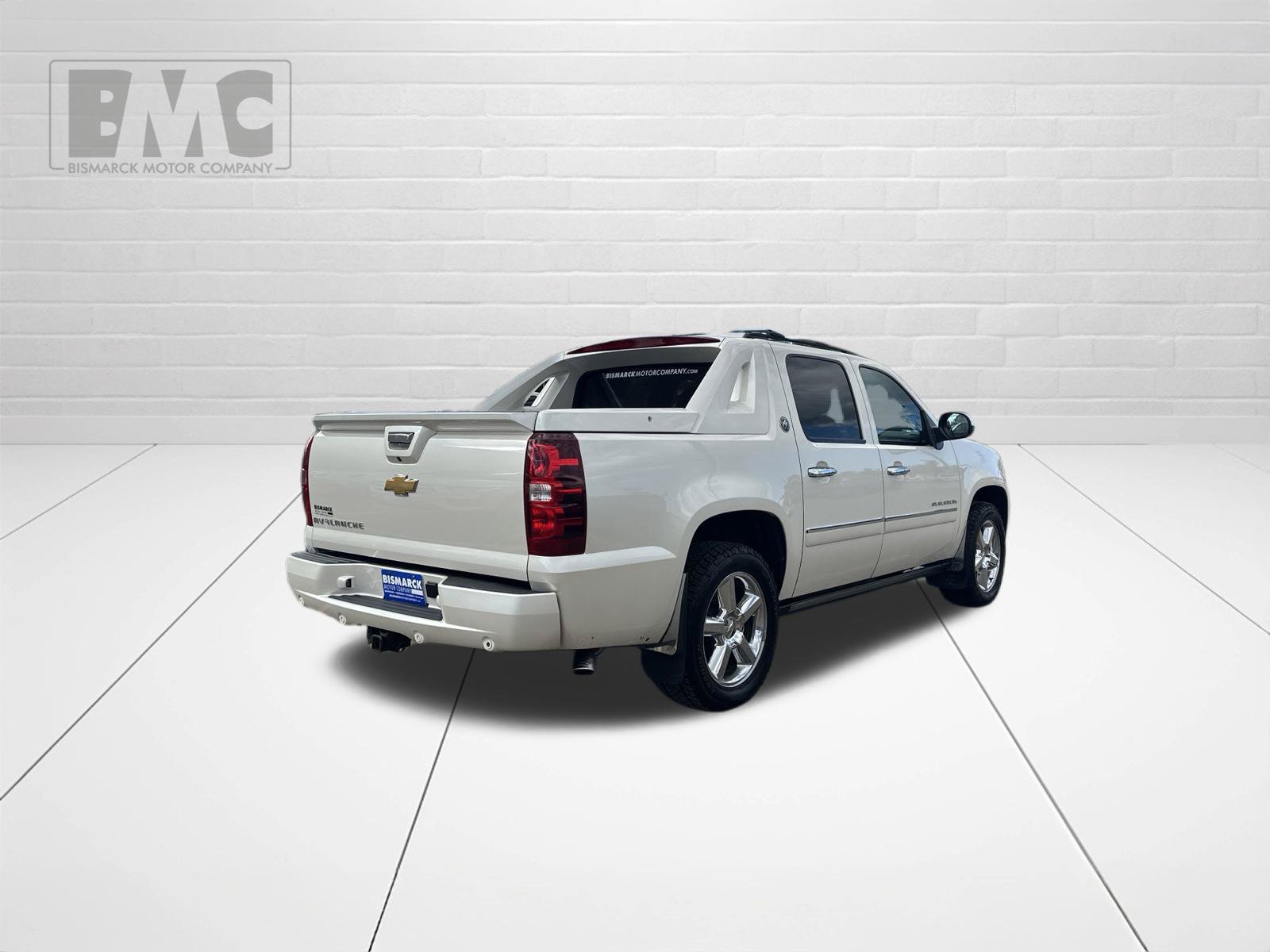 Used 2013 Chevrolet Avalanche LTZ AWD/4WD image 3