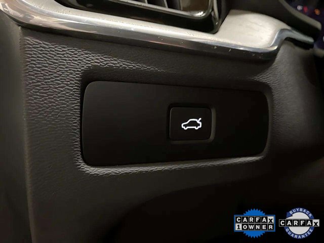 Used 2025 Volvo XC60 B5 Plus image 36