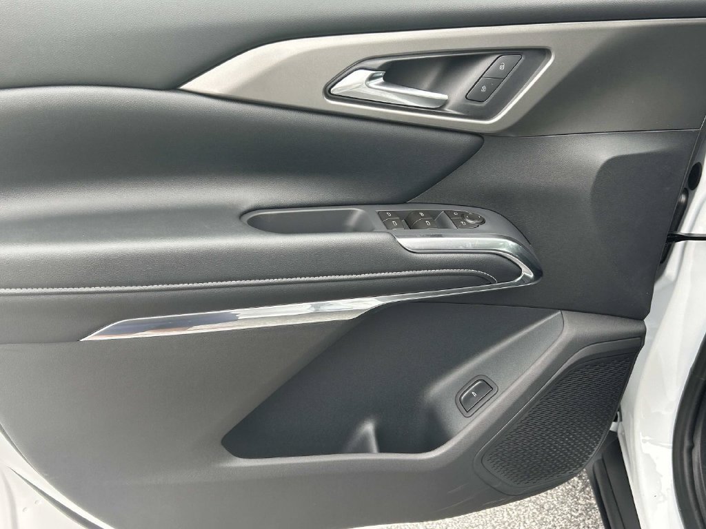 New 2027 Chevrolet Traverse LT w/ Driver Confidence Package FWD image 16