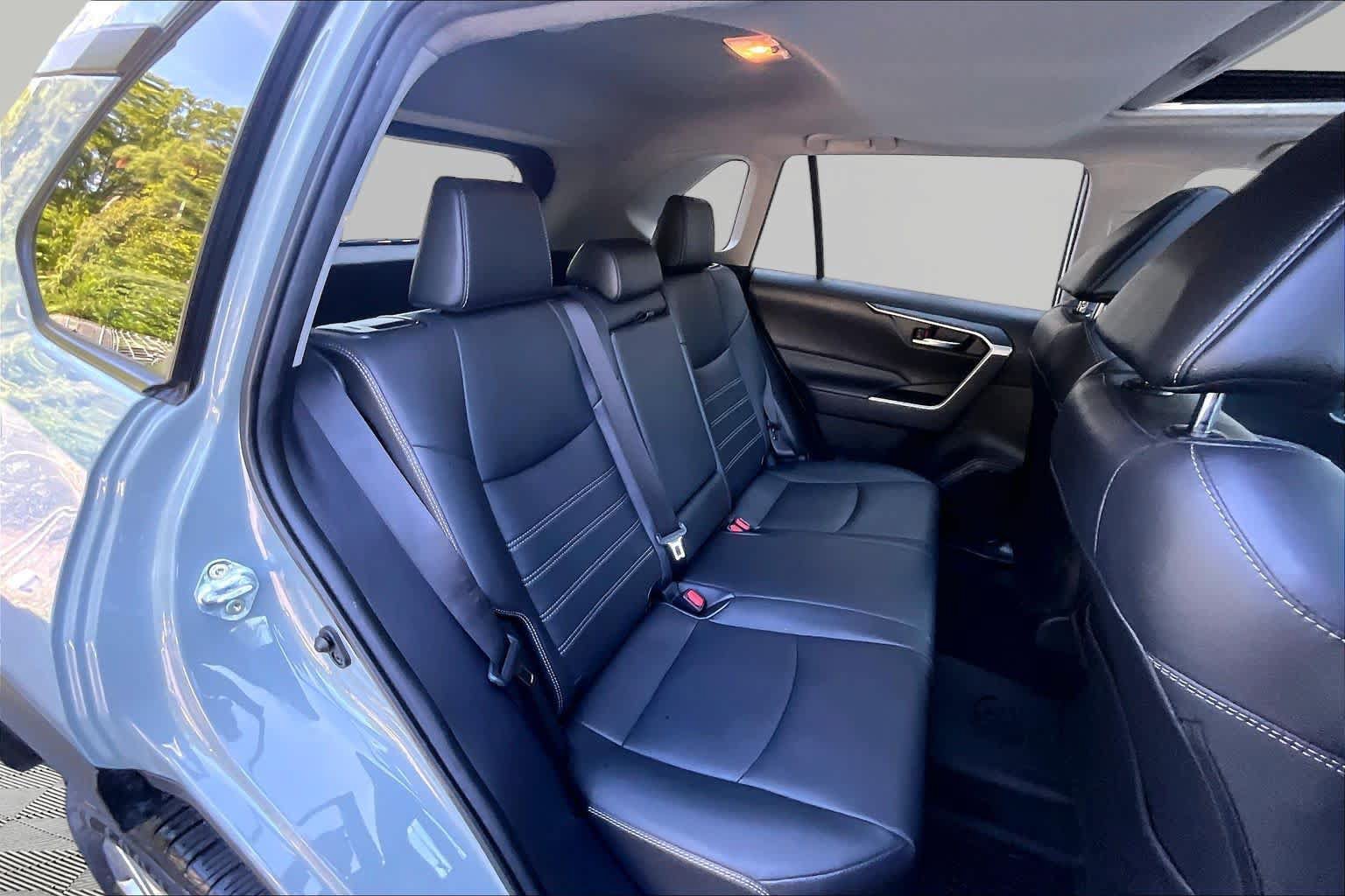 Used 2021 Toyota RAV4 XLE Premium FWD image 20