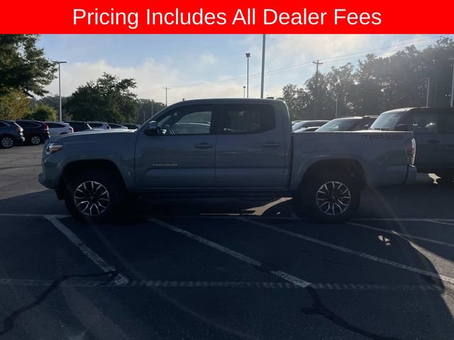 Used 2020 Toyota Tacoma TRD Sport AWD/4WD image 3