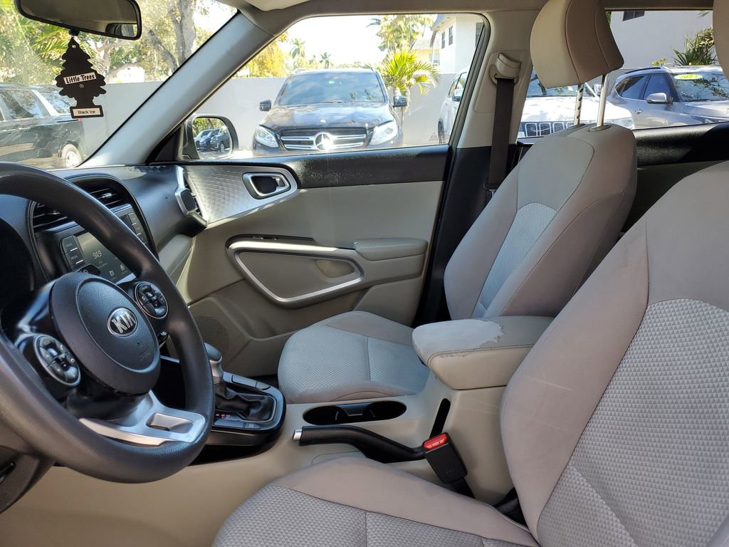 Used 2021 Kia Soul LX image 18