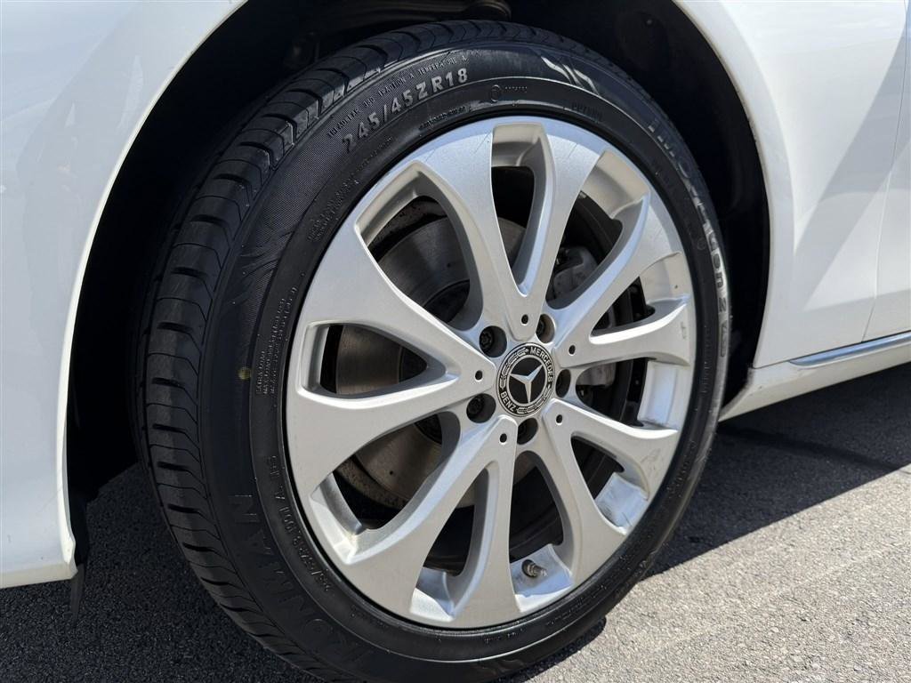 Used 2019 Mercedes-Benz E 300 4MATIC image 35