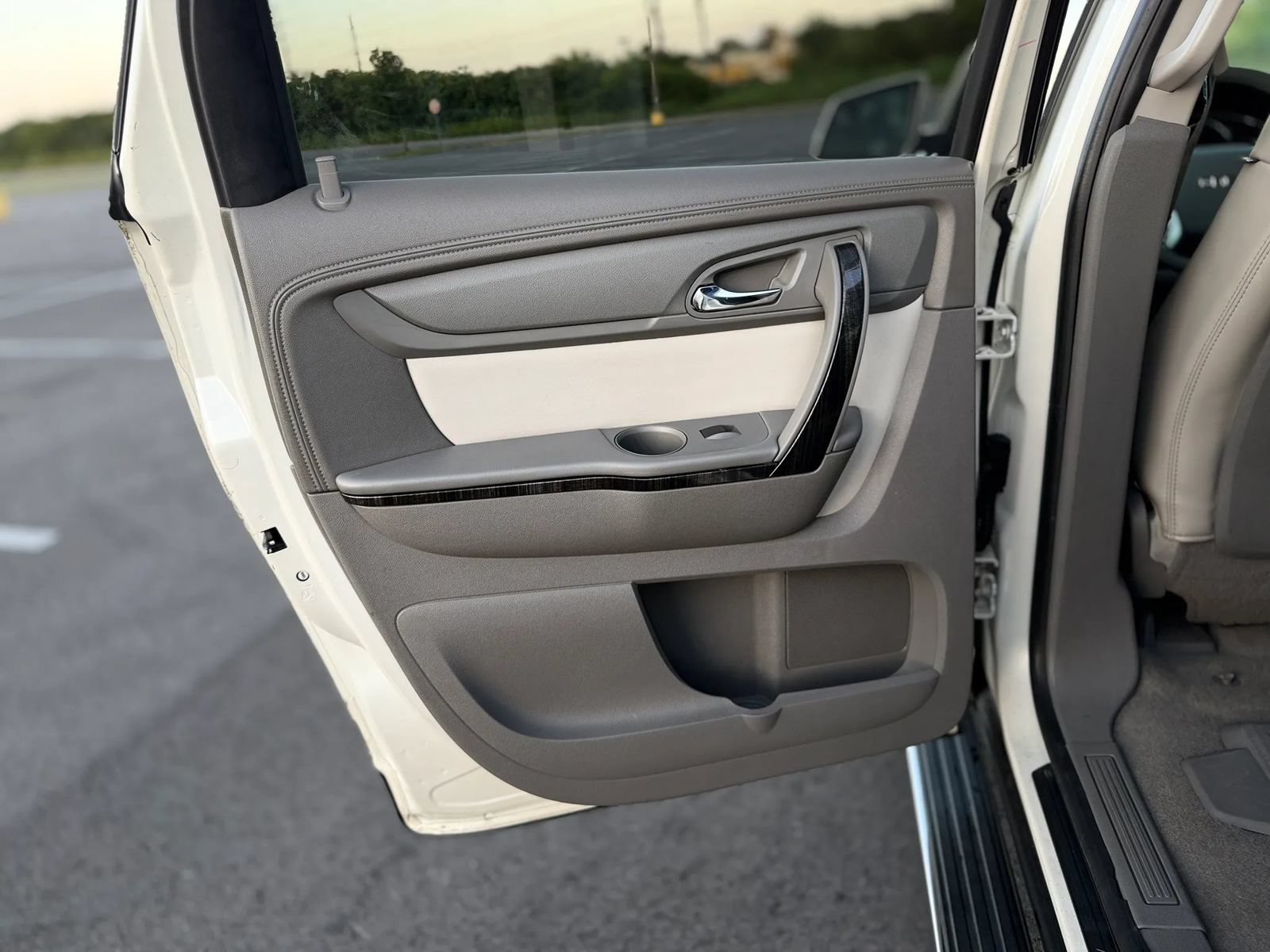 Used 2014 GMC Acadia SLT AWD/4WD image 12