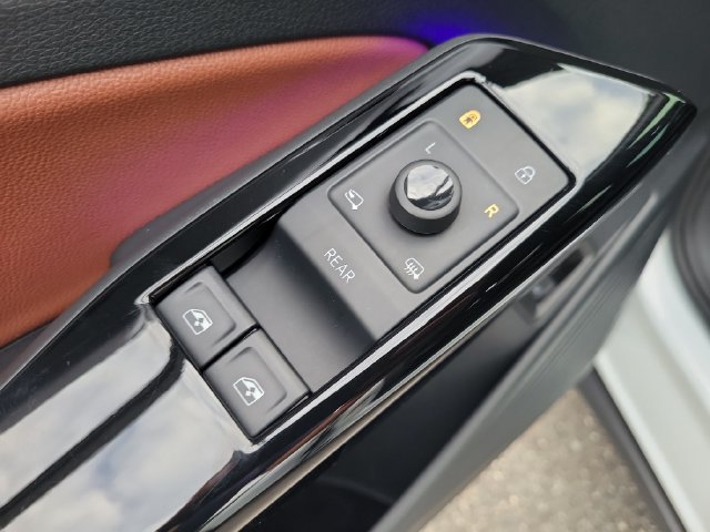 Certified 2022 Volkswagen ID.4 Pro S w/ Gradient Package AWD/4WD image 15