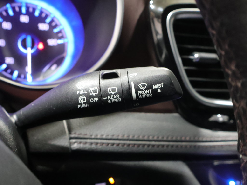 Used 2020 Chrysler Pacifica Limited FWD image 35